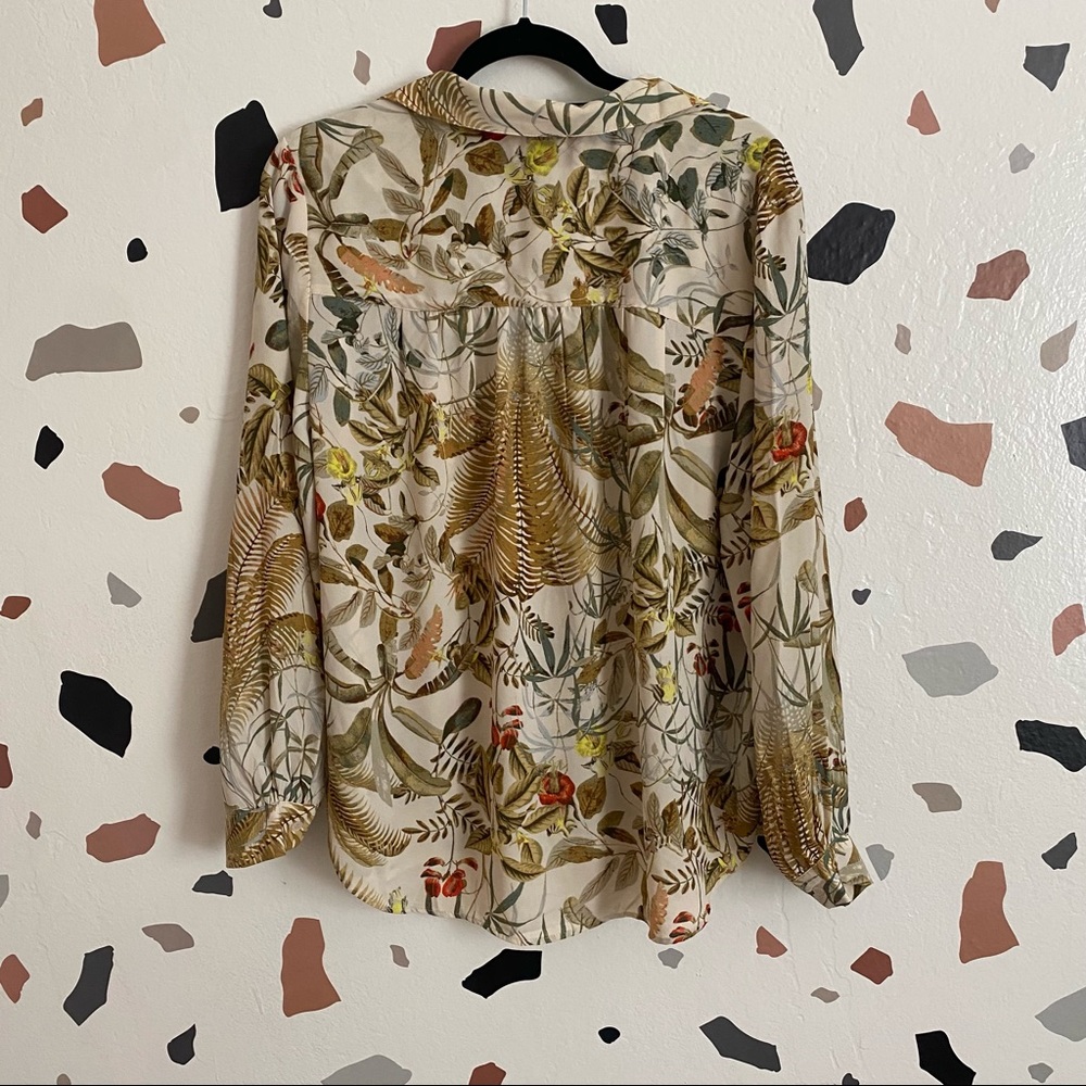 2 H&M button down blouses - Picture 7 of 7